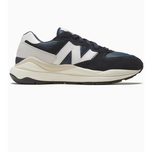 New Balance 5740 sneakers, size 11